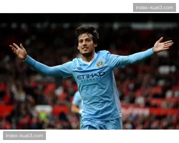 皇家社会宣布与34岁中场大脑大卫·席尔瓦续约一年，称其跑动效率仍在顶级