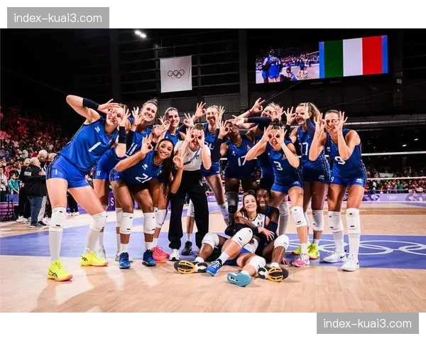 美国女排3-0完胜日本,华盛顿荣膺单场MVP,拦网环节以12-3占据绝对优势