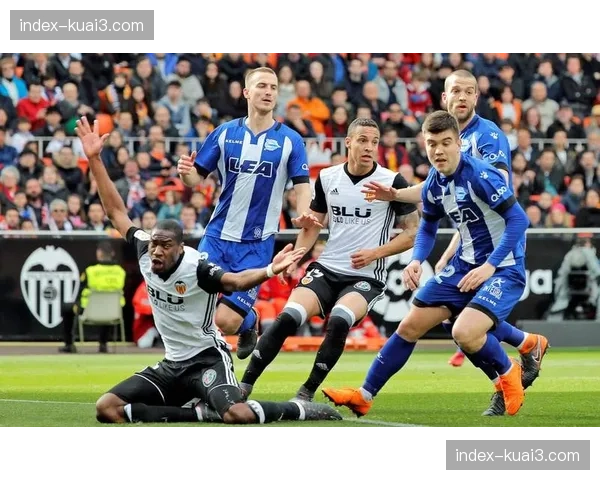 阿拉维斯读秒绝平皇家社会，抢下关键保级一分